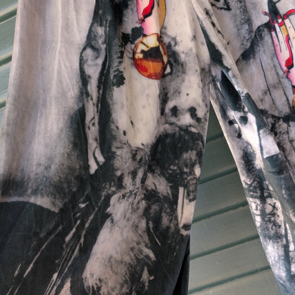 Artistic Wide-Leg Pants with Graphic Print - Picture 3 of 4